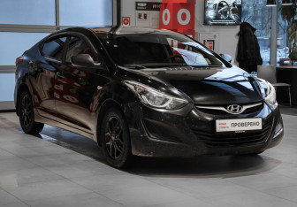 Подержанный автомобиль Hyundai Elantra Sedan 2015 года (3 фото)