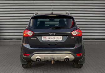 Подержанный автомобиль Ford Kuga 2011 года (6 фото)