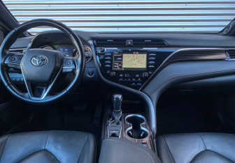 Подержанный автомобиль Toyota Camry Sedan 2019 года (15 фото)