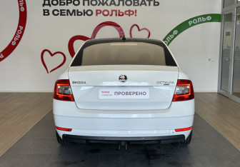 Подержанный автомобиль Skoda Octavia Liftback 2017 года (5 фото)