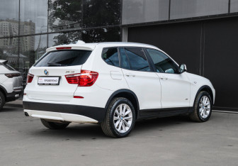 Подержанный автомобиль BMW X3 2012 года (4 фото)