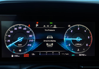 Подержанный автомобиль Kia Carnival 2021 года (21 фото)
