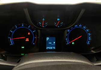 Подержанный автомобиль Chevrolet Orlando 2012 года (17 фото)
