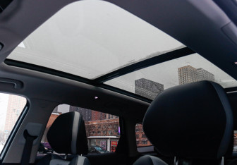 Подержанный автомобиль Geely Atlas 2024 года (16 фото)