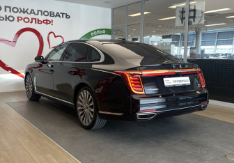 Подержанный автомобиль Hongqi H9 2024 года (6 фото)