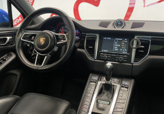 Подержанный автомобиль Porsche Macan 2015 года (10 фото)