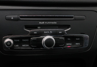 Подержанный автомобиль Audi Q3 2017 года (17 фото)