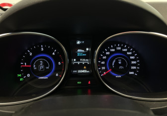 Подержанный автомобиль Hyundai Santa Fe 2013 года (14 фото)