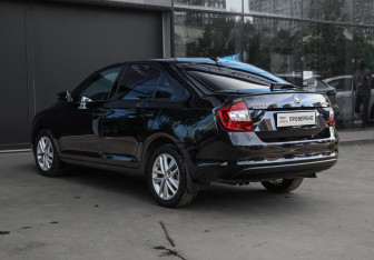 Подержанный автомобиль Skoda Rapid Liftback 2019 года (6 фото)