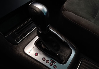 Подержанный автомобиль Volkswagen Tiguan 2012 года (19 фото)