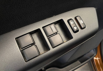 Подержанный автомобиль Toyota RAV4 2017 года (18 фото)