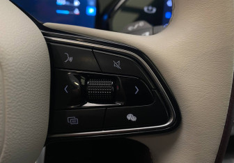 Подержанный автомобиль Geely Monjaro 2023 года (10 фото)