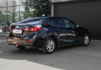 Подержанный автомобиль Mazda 3 Sedan 2015 года (4 фото)