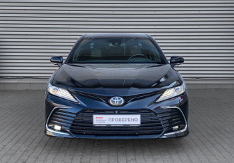 Подержанный автомобиль Toyota Camry Sedan 2019 года (2 фото)