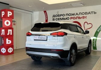 Подержанный автомобиль Geely Atlas Pro 2022 года (4 фото)