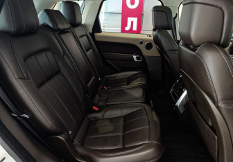 Подержанный автомобиль Land Rover Range Rover Sport 2018 года (9 фото)