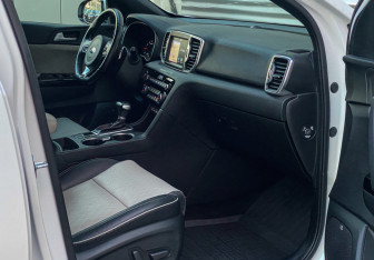 Подержанный автомобиль Kia Sportage 2018 года (8 фото)