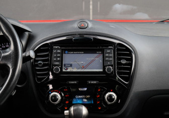 Подержанный автомобиль Nissan Juke 2013 года (10 фото)