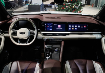 Подержанный автомобиль Geely Monjaro 2023 года (20 фото)