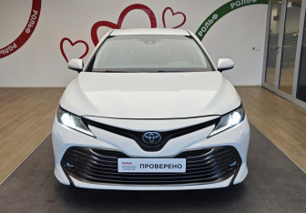 Подержанный автомобиль Toyota Camry Sedan 2018 года (2 фото)