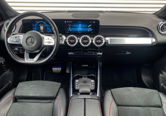 Подержанный автомобиль Mercedes-Benz GLB 2021 года (12 фото)