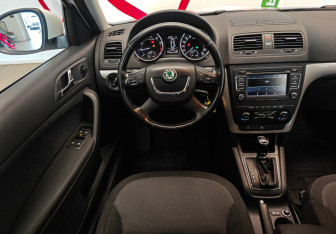 Подержанный автомобиль Skoda Yeti 2013 года (10 фото)