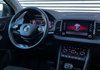 Подержанный автомобиль Skoda Karoq 2021 года (12 фото)