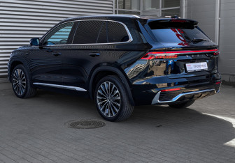 Подержанный автомобиль Geely Monjaro 2026 года (8 фото)