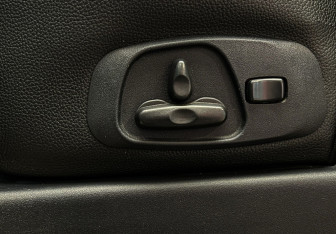 Подержанный автомобиль Mitsubishi Pajero 2011 года (11 фото)