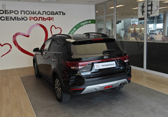 Подержанный автомобиль Kia Rio Hatchback 2021 года (6 фото)