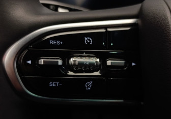 Подержанный автомобиль Omoda C5 2024 года (17 фото)