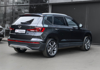 Подержанный автомобиль Jetta VS5 2022 года (4 фото)