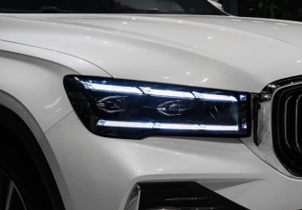 Подержанный автомобиль Geely Monjaro 2023 года (26 фото)