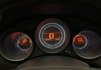 Подержанный автомобиль Citroen C4 Hatchback 2012 года (18 фото)
