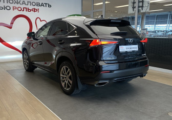 Подержанный автомобиль Lexus NX 2018 года (6 фото)