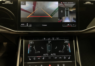Подержанный автомобиль Audi Q8 2020 года (13 фото)