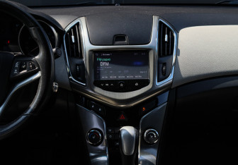 Подержанный автомобиль Chevrolet Cruze Sedan 2015 года (10 фото)