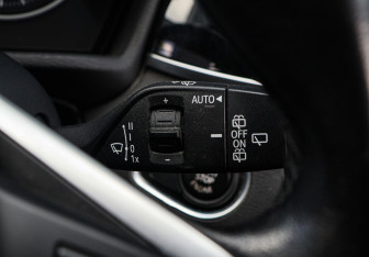 Подержанный автомобиль BMW X1 2015 года (19 фото)