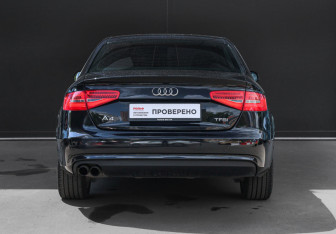 Подержанный автомобиль Audi A4 Sedan 2014 года (5 фото)