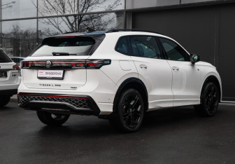 Подержанный автомобиль Volkswagen Tiguan 2025 года (4 фото)