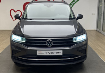 Подержанный автомобиль Volkswagen Tiguan 2021 года (2 фото)