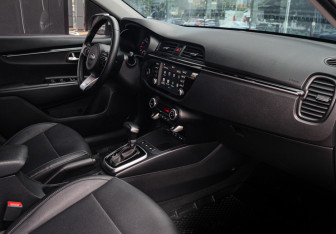 Подержанный автомобиль Kia Rio Sedan 2019 года (7 фото)