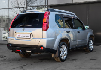 Подержанный автомобиль Nissan X-Trail 2008 года (4 фото)
