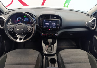 Подержанный автомобиль Kia Soul 2022 года (10 фото)