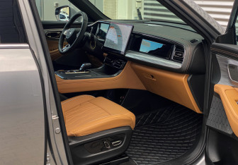 Подержанный автомобиль GAC GS8 2025 года (11 фото)