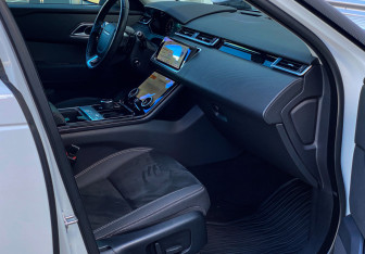 Подержанный автомобиль Land Rover Range Rover Velar 2019 года (10 фото)