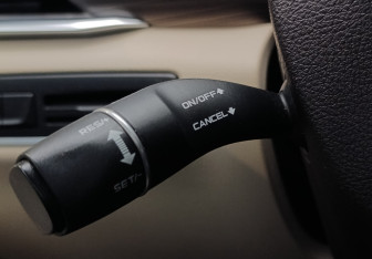 Подержанный автомобиль FAW Bestune T77 2024 года (21 фото)