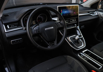 Подержанный автомобиль Haval M6 2023 года (12 фото)