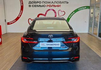 Подержанный автомобиль Toyota Camry Sedan 2025 года (5 фото)