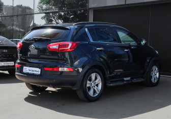 Подержанный автомобиль Kia Sportage 2011 года (4 фото)
